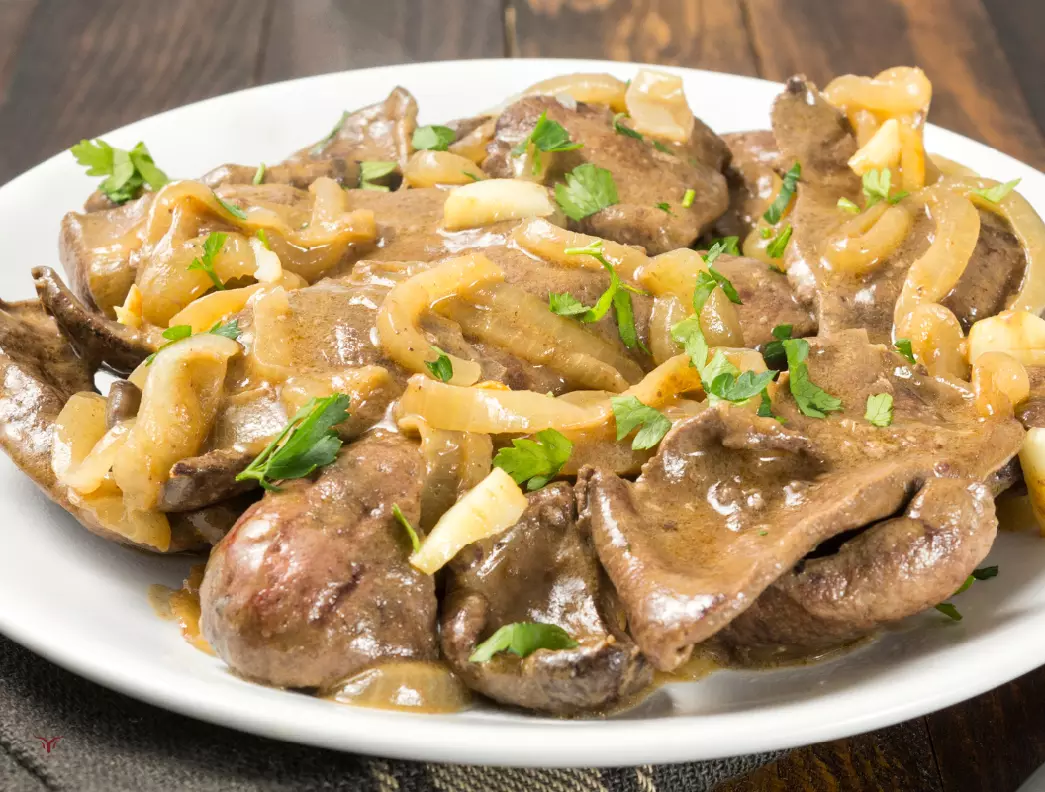 Foie de veau à la lyonnaise : oignons confits et délice garanti