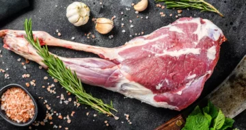 Le Guide Ultime de l’Agneau : Choisir, Préparer et Cuisiner Gigot, Épaule & Côtes