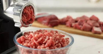 Meilleur Hachoir à Viande (2025) : Le Guide du Charcutier Amateur (Test Métal vs Plastique)